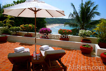 Le Royal Meridien Yacht Club 13